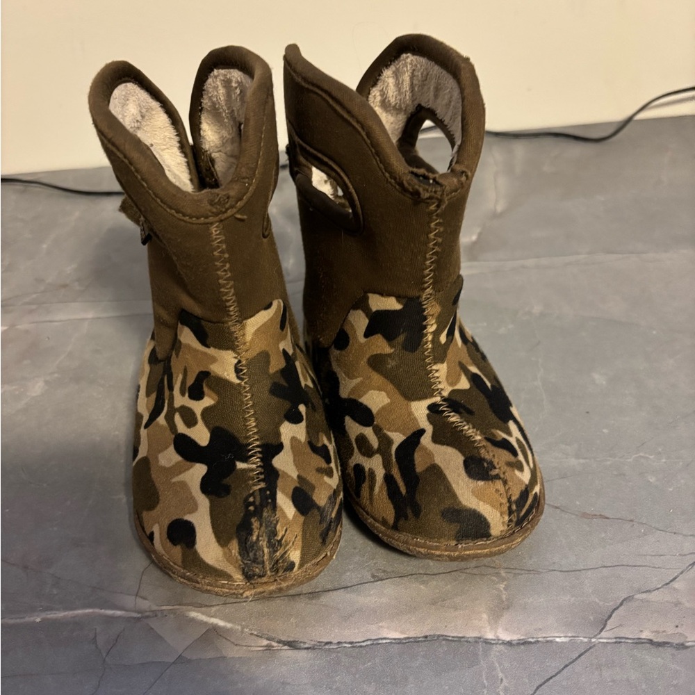Bogs size 9